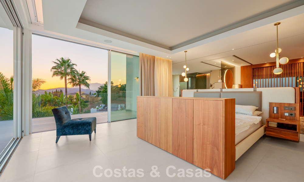 Exclusive villa with separate guest house for sale in a gated community in the hills of Marbella - Benahavís 793568