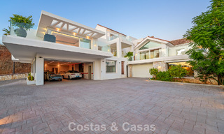 Exclusive villa with separate guest house for sale in a gated community in the hills of Marbella - Benahavís 793573 