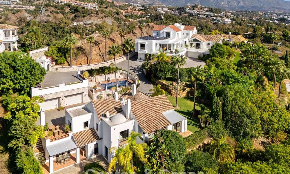 Exclusive villa with separate guest house for sale in a gated community in the hills of Marbella - Benahavís 793781
