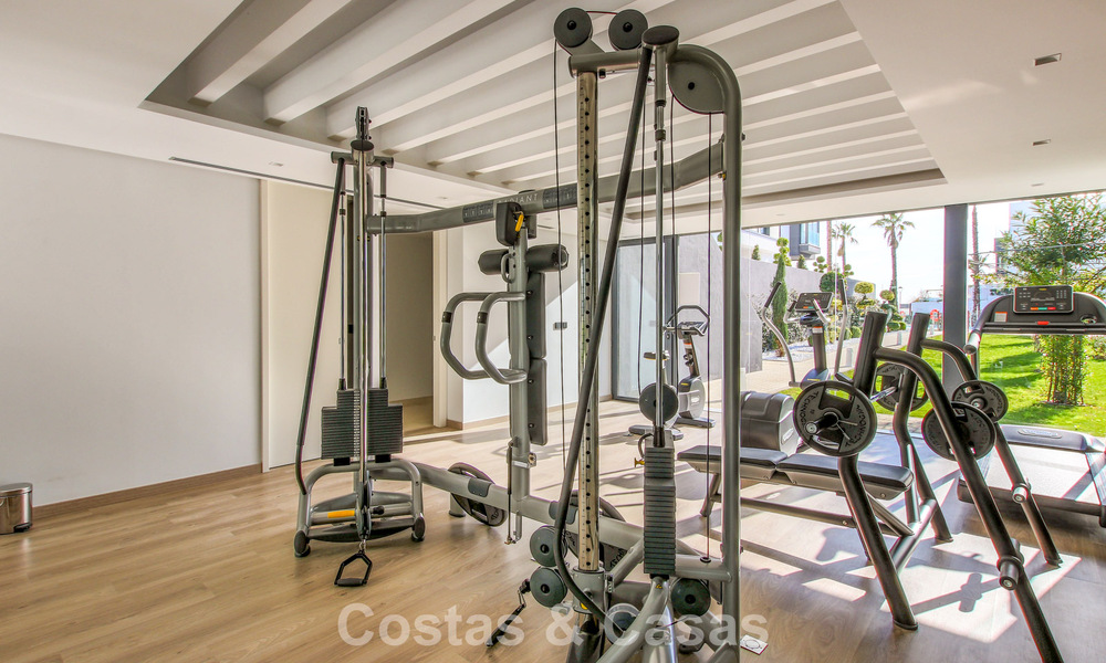 Move-in-ready modern, beachfront luxury house for sale with frontal sea views, within walking distance of Estepona’s town centre 793212