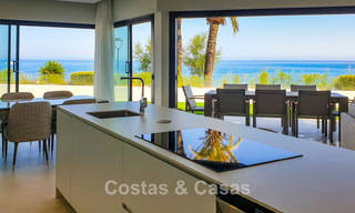 Move-in-ready modern, beachfront luxury house for sale with frontal sea views, within walking distance of Estepona’s town centre 793220 