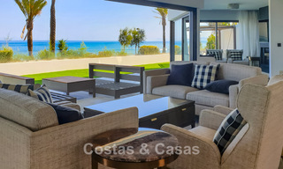 Move-in-ready modern, beachfront luxury house for sale with frontal sea views, within walking distance of Estepona’s town centre 793221 