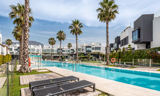 Move-in-ready modern, beachfront luxury house for sale with frontal sea views, within walking distance of Estepona’s town centre 793232 