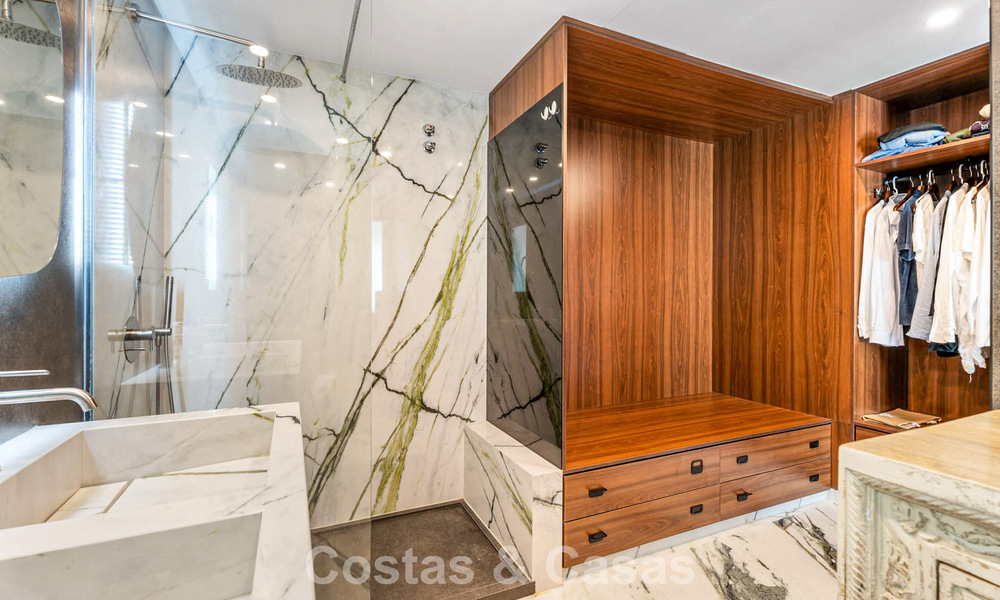 Elegant modern villa within walking distance of the beach for sale in Elviia, east of Marbella town centre 793637