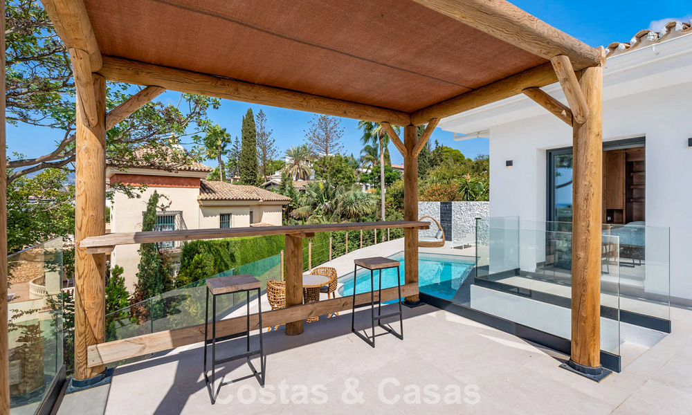 Elegant modern villa within walking distance of the beach for sale in Elviia, east of Marbella town centre 793641