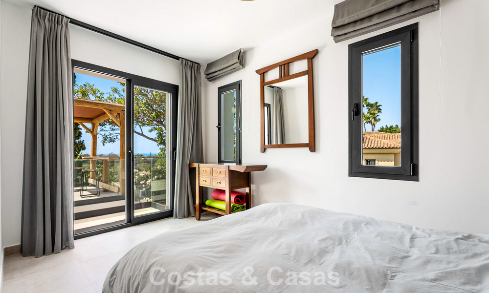 Elegant modern villa within walking distance of the beach for sale in Elviia, east of Marbella town centre 793647