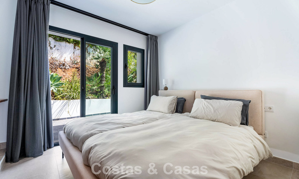 Elegant modern villa within walking distance of the beach for sale in Elviia, east of Marbella town centre 793658