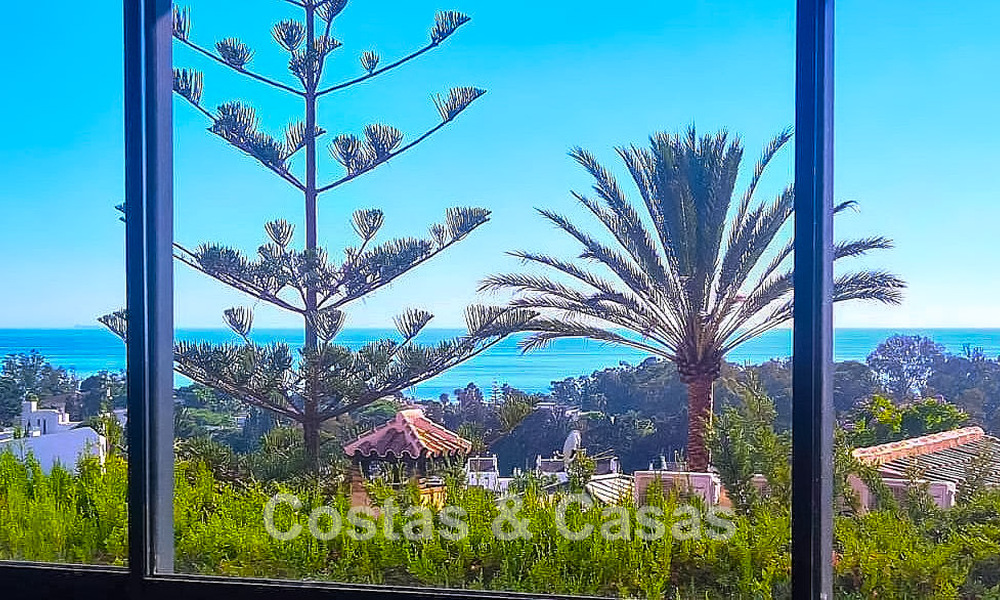 Elegant modern villa within walking distance of the beach for sale in Elviia, east of Marbella town centre 793671