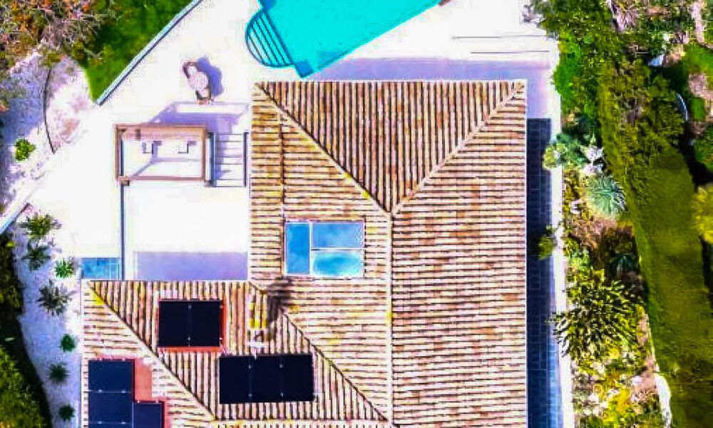 Elegant modern villa within walking distance of the beach for sale in Elviia, east of Marbella town centre 793673