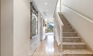 Townhouse with panoramic views and spacious garden for sale in a sought-after gated golf urbanisation in Benahavís - Marbella 793678 