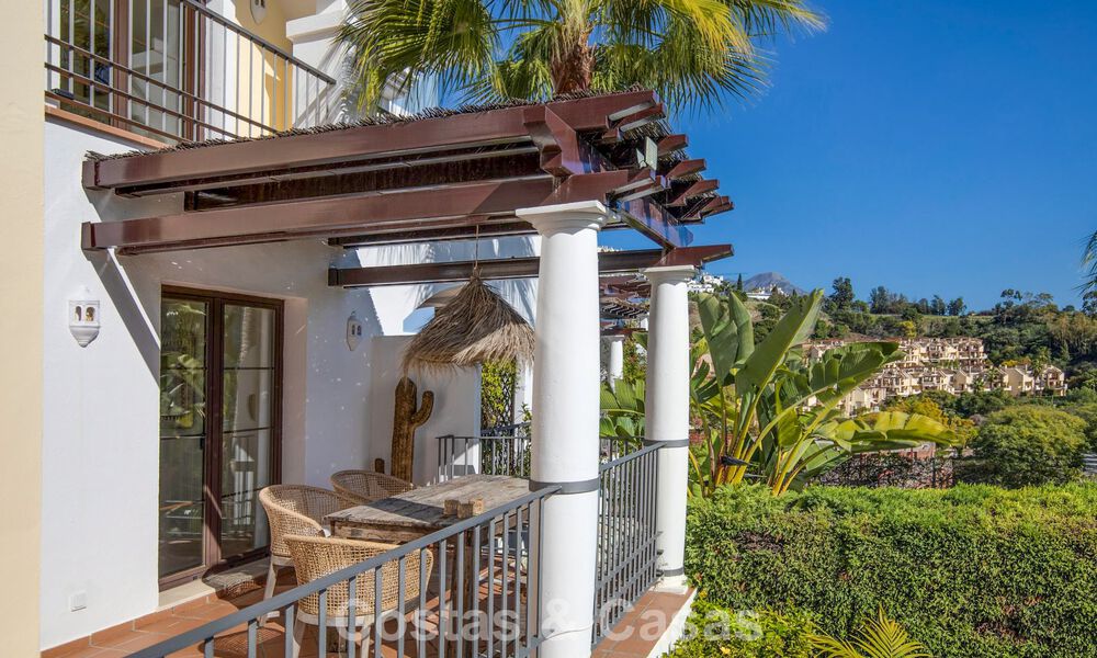Townhouse with panoramic views and spacious garden for sale in a sought-after gated golf urbanisation in Benahavís - Marbella 793690