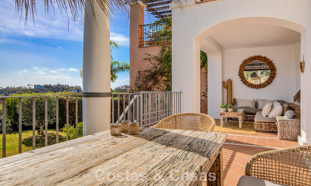 Townhouse with panoramic views and spacious garden for sale in a sought-after gated golf urbanisation in Benahavís - Marbella 793693