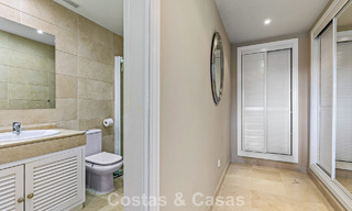 Townhouse with panoramic views and spacious garden for sale in a sought-after gated golf urbanisation in Benahavís - Marbella 793706 