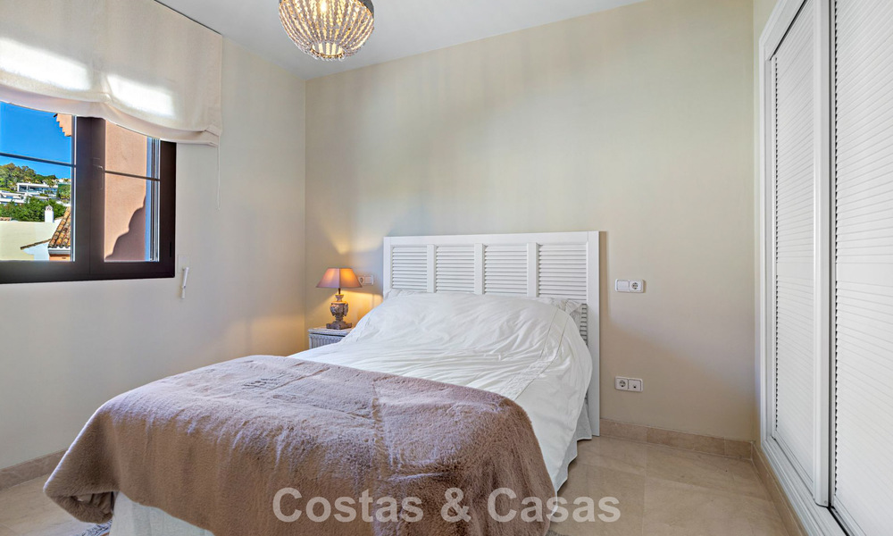 Townhouse with panoramic views and spacious garden for sale in a sought-after gated golf urbanisation in Benahavís - Marbella 793710