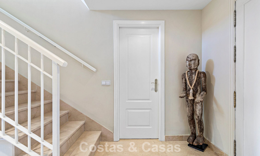 Townhouse with panoramic views and spacious garden for sale in a sought-after gated golf urbanisation in Benahavís - Marbella 793715