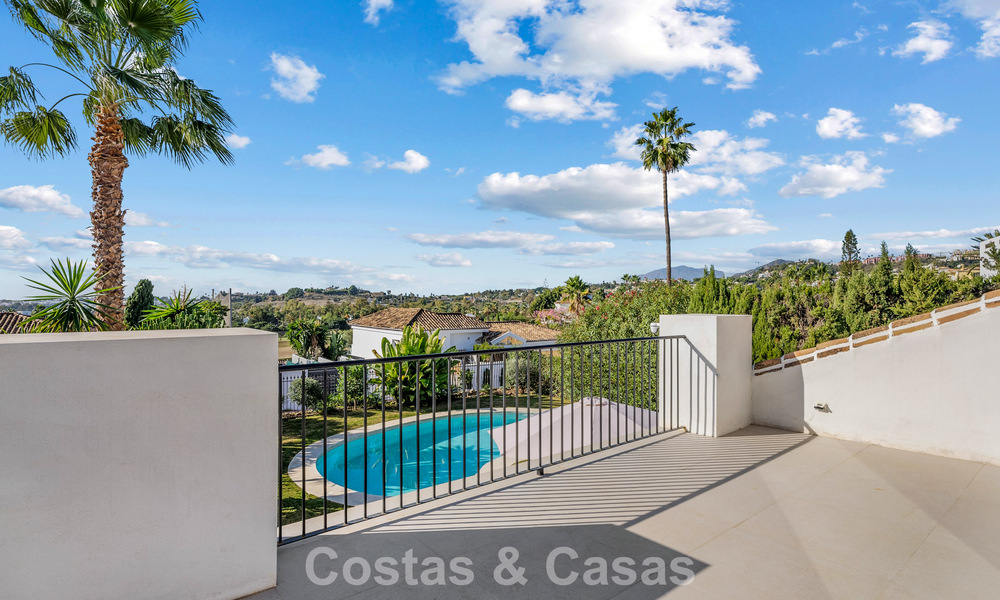 High-quality renovated family villa for sale in the sought-after golf area of Nueva Andalucía, Marbella 793169