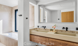 High-quality renovated family villa for sale in the sought-after golf area of Nueva Andalucía, Marbella 793170 