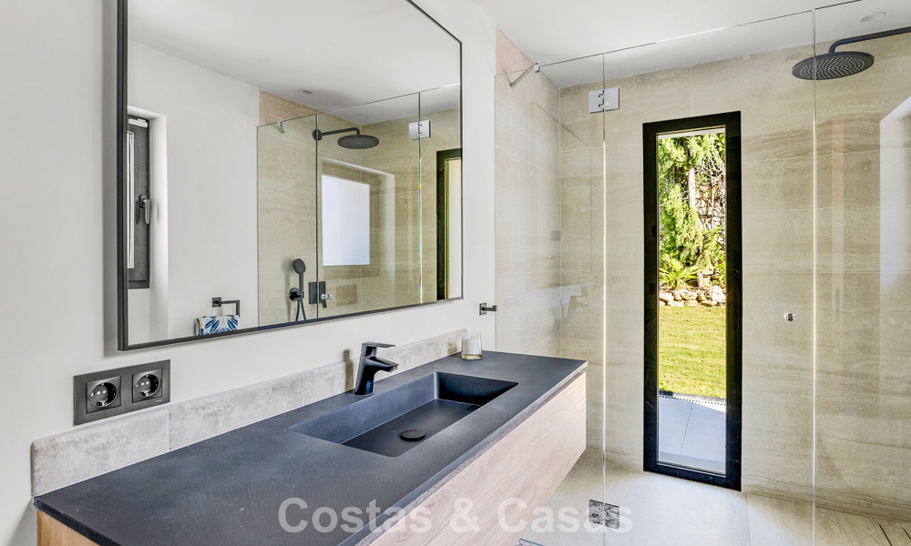 High-quality renovated family villa for sale in the sought-after golf area of Nueva Andalucía, Marbella 793173