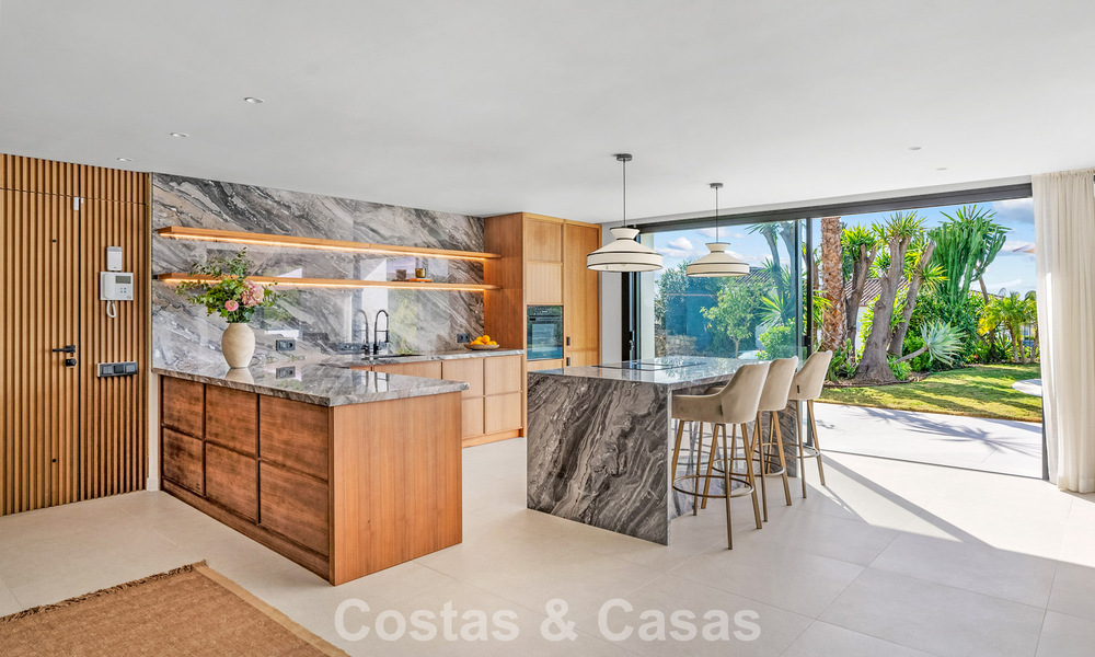 High-quality renovated family villa for sale in the sought-after golf area of Nueva Andalucía, Marbella 793182