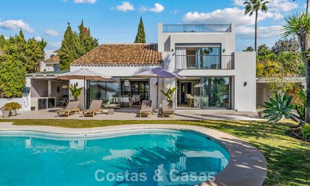 High-quality renovated family villa for sale in the sought-after golf area of Nueva Andalucía, Marbella 793192
