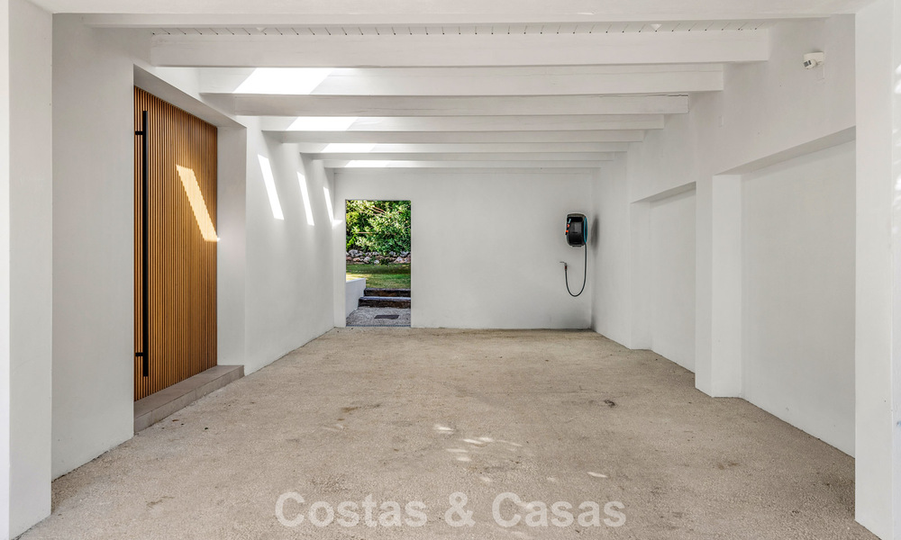 High-quality renovated family villa for sale in the sought-after golf area of Nueva Andalucía, Marbella 793194