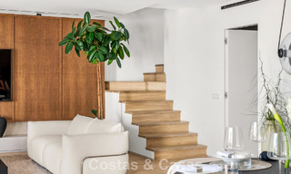 Elegant duplex apartment with private garden for sale, directly on the golf course in Nueva Andalucía, Marbella 793130 