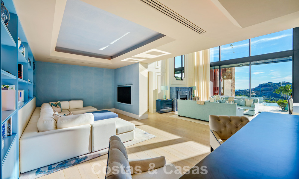 Modern architectural villa with sea views and a profesional gym for sale in El Madroñal, Benahavís - Marbella 793739