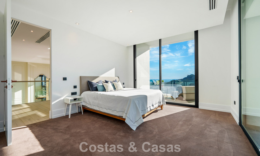 Modern architectural villa with sea views and a profesional gym for sale in El Madroñal, Benahavís - Marbella 793750