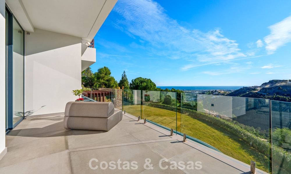 Modern architectural villa with sea views and a profesional gym for sale in El Madroñal, Benahavís - Marbella 793751