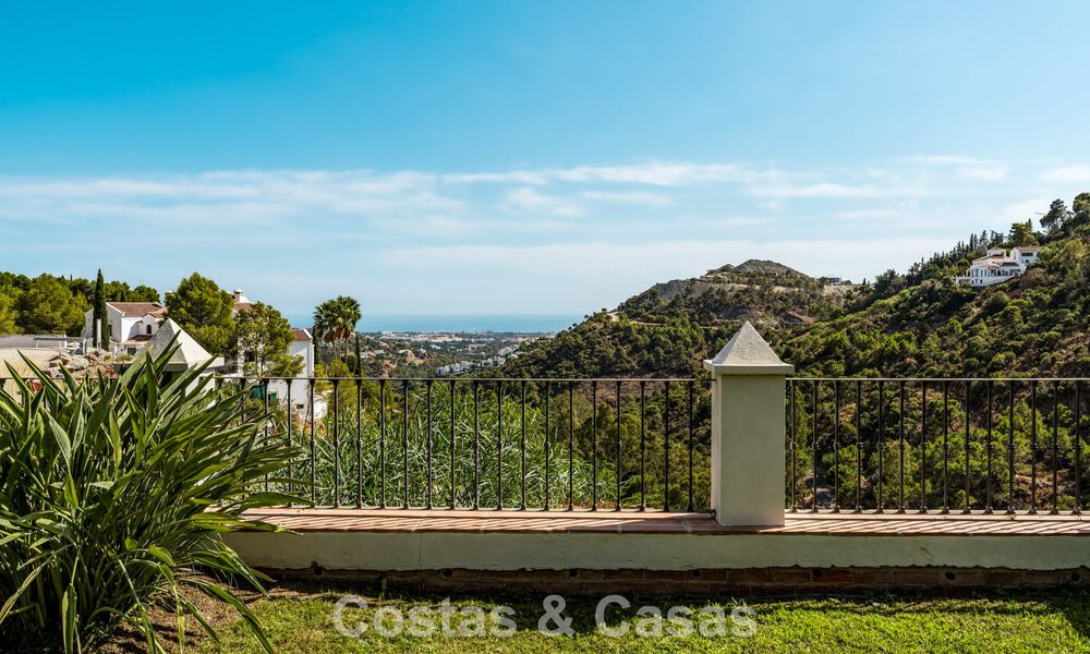 Elegant andalusian villa with panoramic sea views for sale in El Madroñal, Benahavís - Marbella 793828
