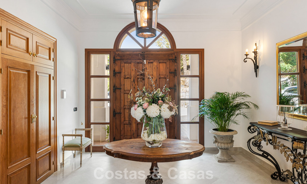 Elegant andalusian villa with panoramic sea views for sale in El Madroñal, Benahavís - Marbella 793850