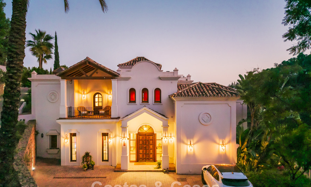 Elegant andalusian villa with panoramic sea views for sale in El Madroñal, Benahavís - Marbella 793867