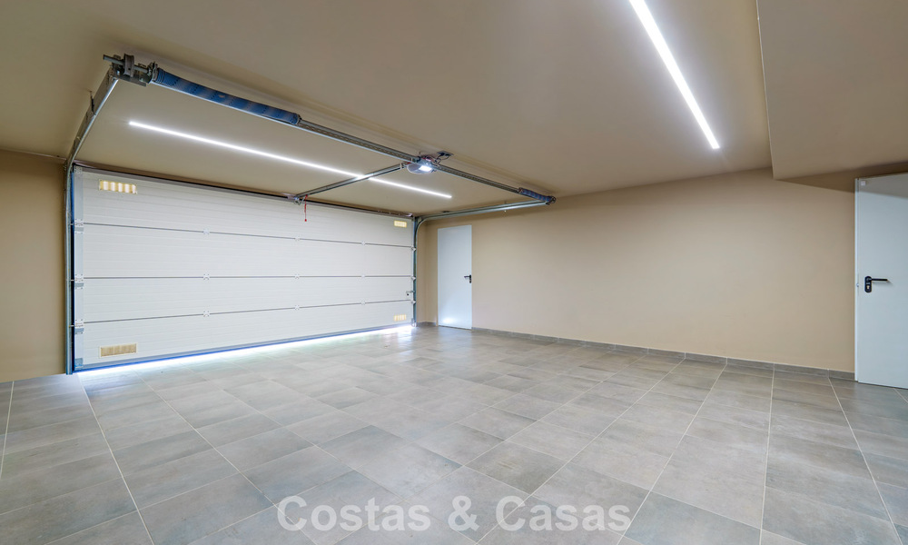 Exclusive modernist luxury villa for sale in Nueva Andalucía’s golf valley, Marbella 793949