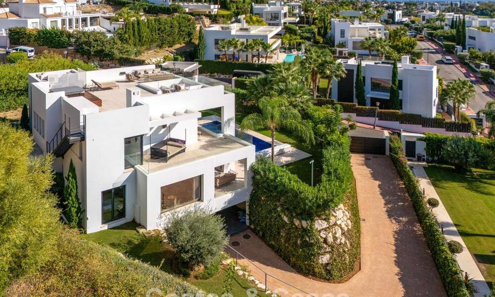 Exclusive modernist luxury villa for sale in Nueva Andalucía’s golf valley, Marbella 793965