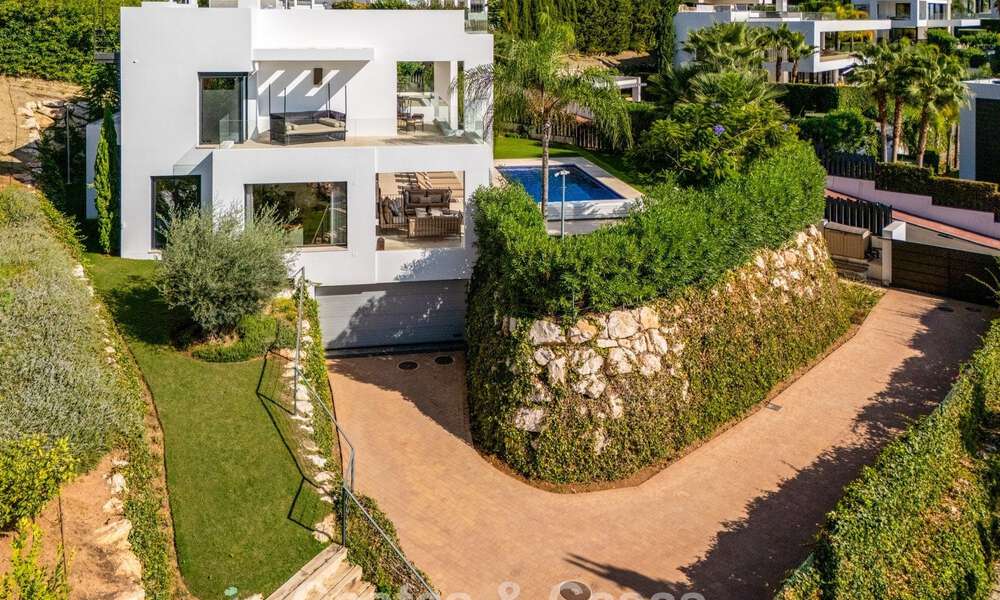 Exclusive modernist luxury villa for sale in Nueva Andalucía’s golf valley, Marbella 793966
