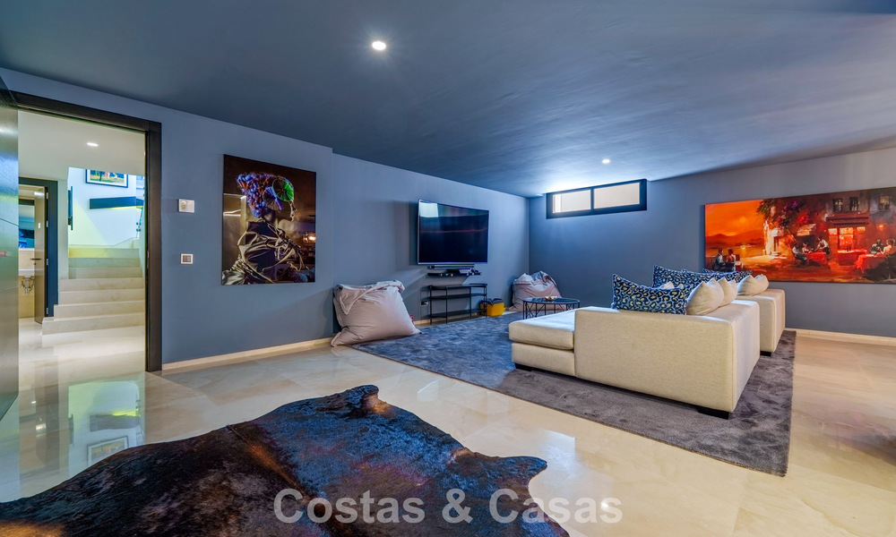 Luxury villa with contemporary architecture for sale in a gated private community of Nueva Andalucía, Marbella 794001