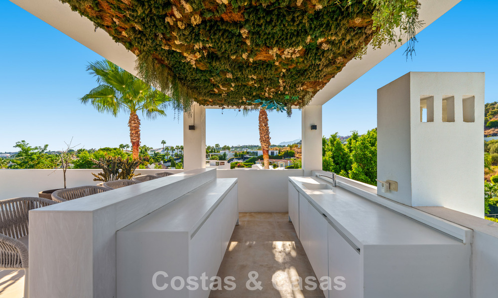 Luxury villa with contemporary architecture for sale in a gated private community of Nueva Andalucía, Marbella 794007