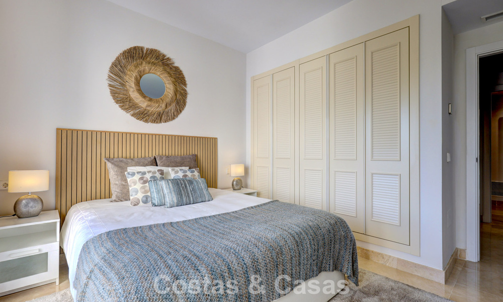 Renovated 3-bedroom duplex penthouse in exclusive gated community with sea & golf views in Marbella - Benahavis 793314