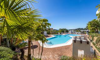 Renovated 3-bedroom duplex penthouse in exclusive gated community with sea & golf views in Marbella - Benahavis 793351 