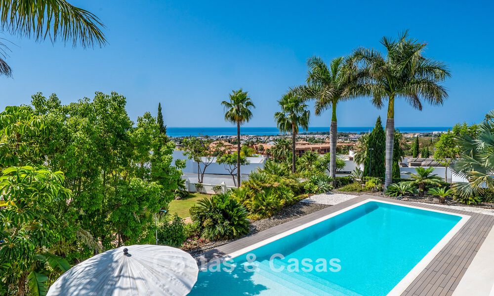Luxurious, modern, high-end villa for sale with sea views in a prestigious golf resort in Marbella - Benahavís 794024