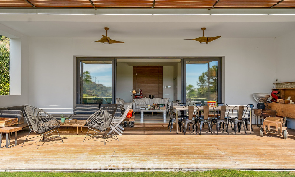 Spacious, modern villa with separate guest house for sale in El Madroñal, Benahavis - Marbella 794042