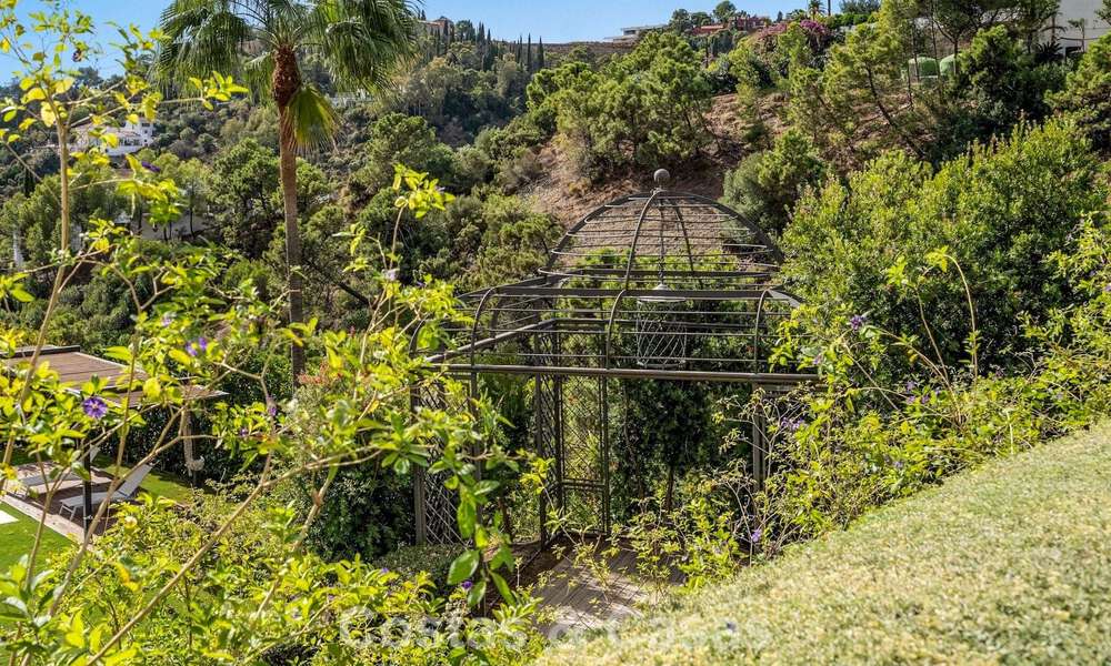 Spacious, modern villa with separate guest house for sale in El Madroñal, Benahavis - Marbella 794043