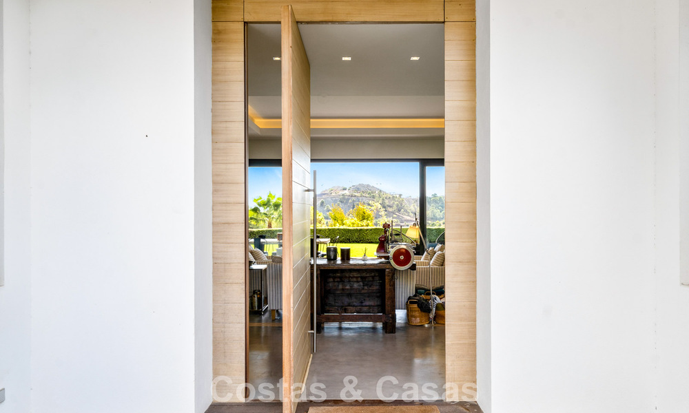 Spacious, modern villa with separate guest house for sale in El Madroñal, Benahavis - Marbella 794046