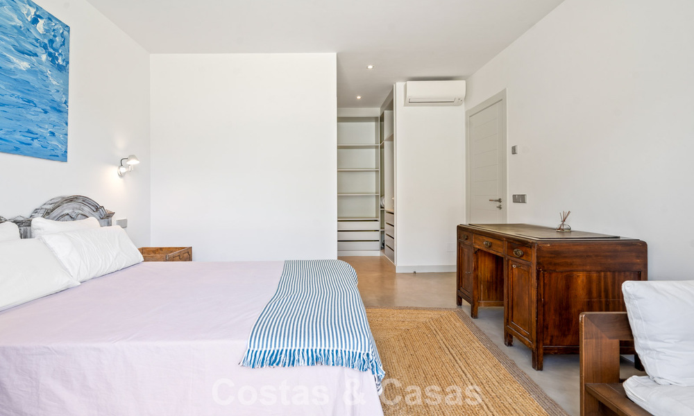 Spacious, modern villa with separate guest house for sale in El Madroñal, Benahavis - Marbella 794049