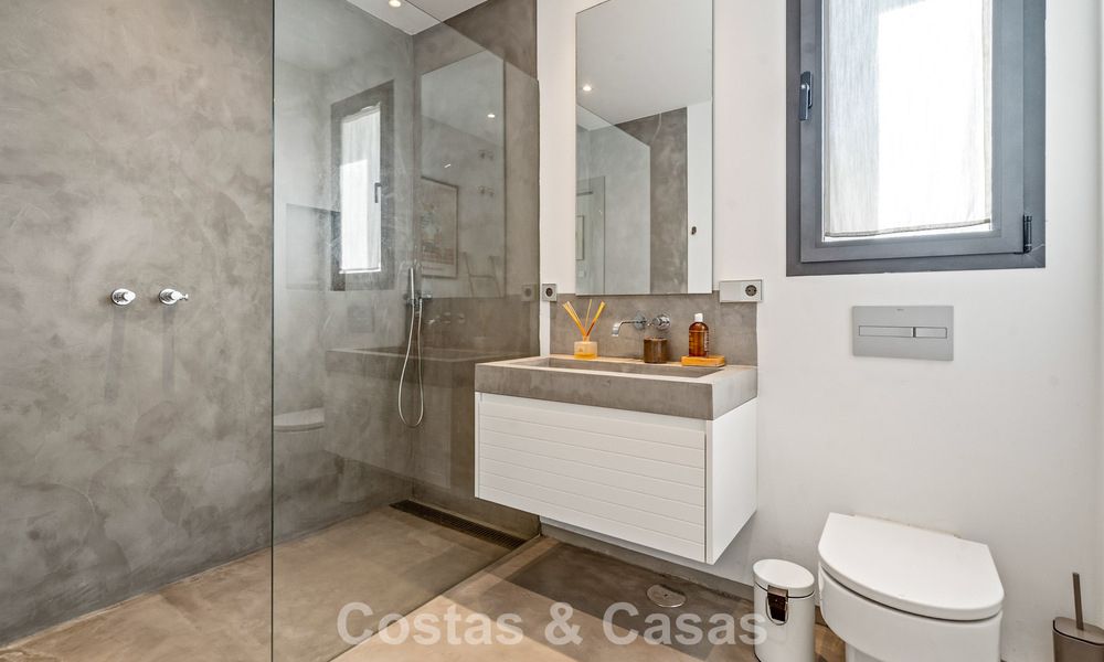 Spacious, modern villa with separate guest house for sale in El Madroñal, Benahavis - Marbella 794050