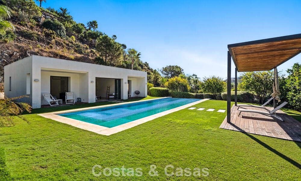 Spacious, modern villa with separate guest house for sale in El Madroñal, Benahavis - Marbella 794055