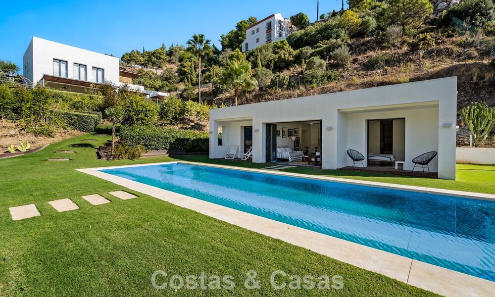Spacious, modern villa with separate guest house for sale in El Madroñal, Benahavis - Marbella 794056