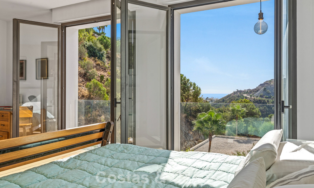 Spacious, modern villa with separate guest house for sale in El Madroñal, Benahavis - Marbella 794059