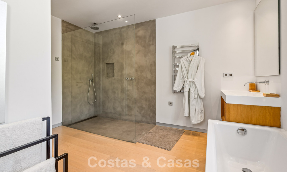 Spacious, modern villa with separate guest house for sale in El Madroñal, Benahavis - Marbella 794062