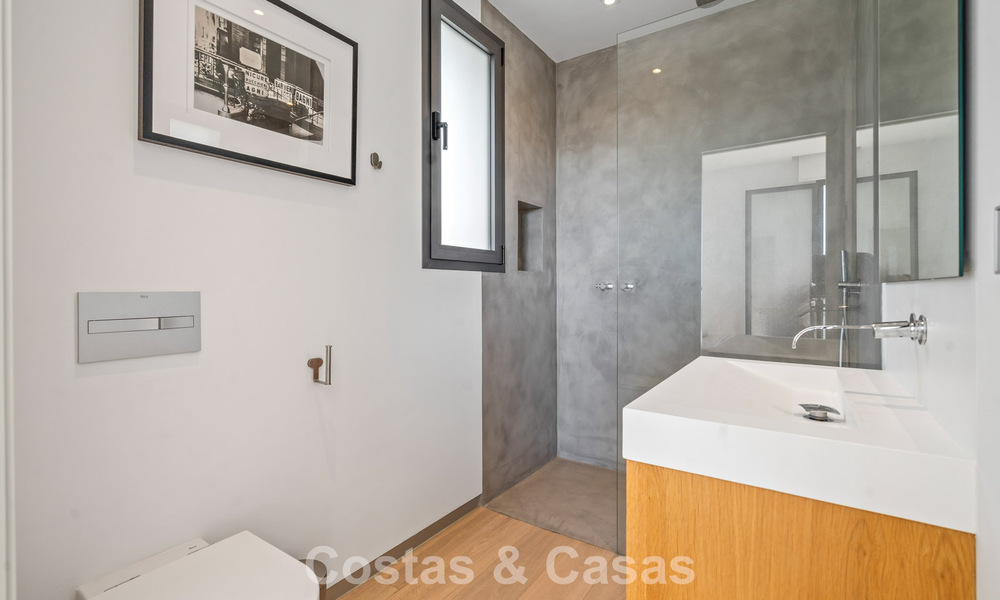 Spacious, modern villa with separate guest house for sale in El Madroñal, Benahavis - Marbella 794066